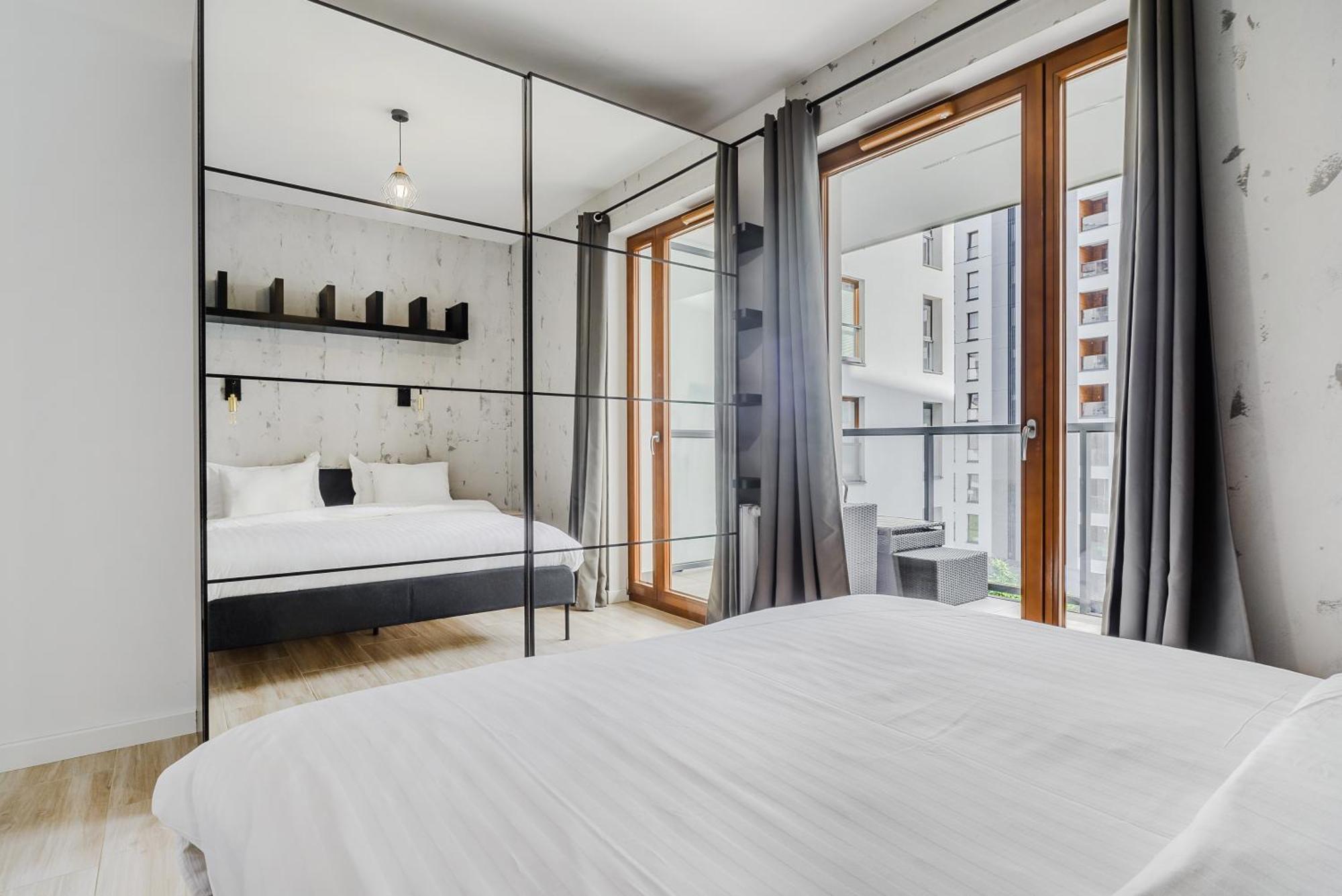Luxury Apartments Mennica Residence With Parking Варшава Екстер'єр фото